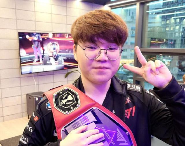 足球界冉冉 足球界冉冉