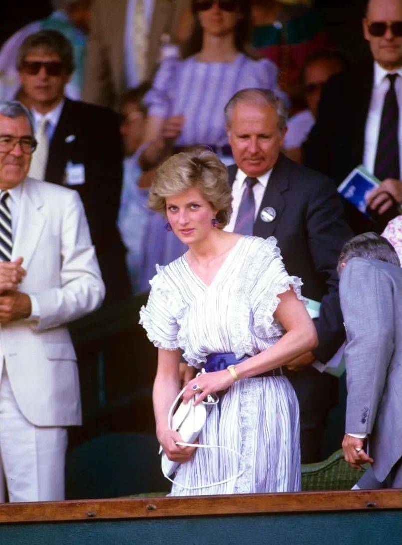 守和限制詹 守和限制詹